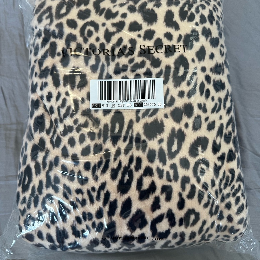 Victoria's Secret Leopard Print Sherpa Blanket